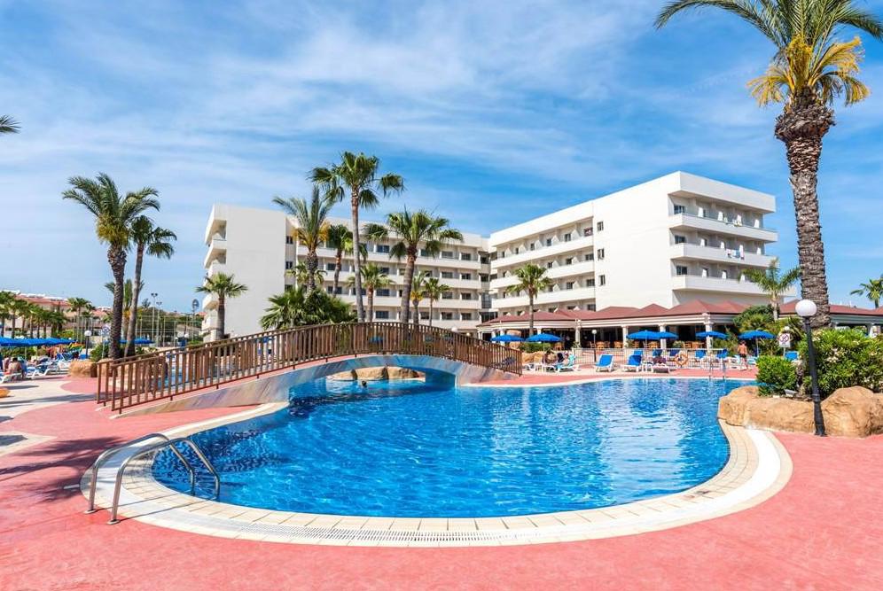 Nissiana Hotel and Bungalows