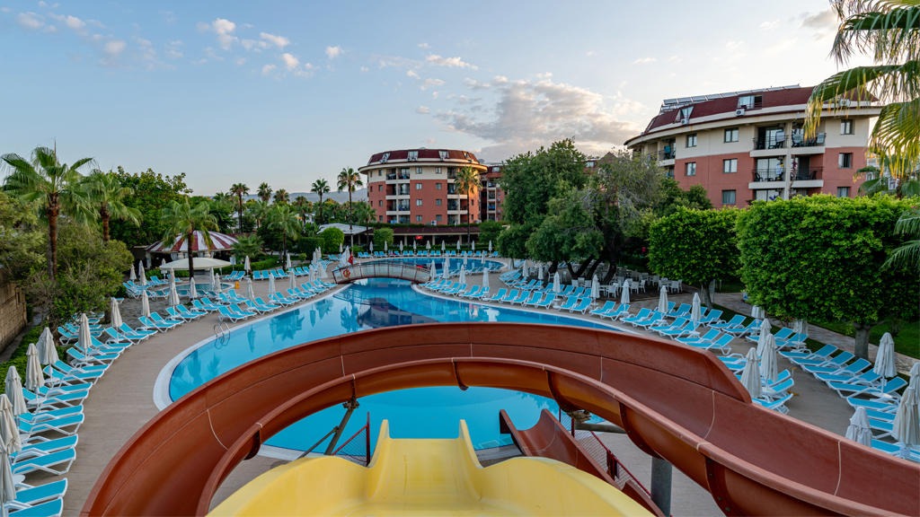 Palmeras Beach Hotel