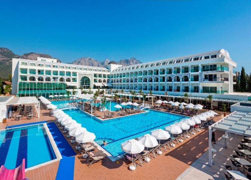 Karmir Resort and Spa