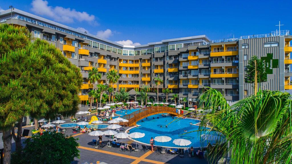 Hotel Senza Grand Santana