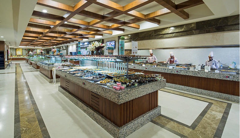 Crystal Family Resort and Spa