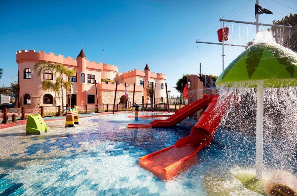 Hotel Parklane Resort & Spa 