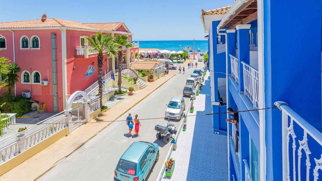 Blue Waves Aparthotel