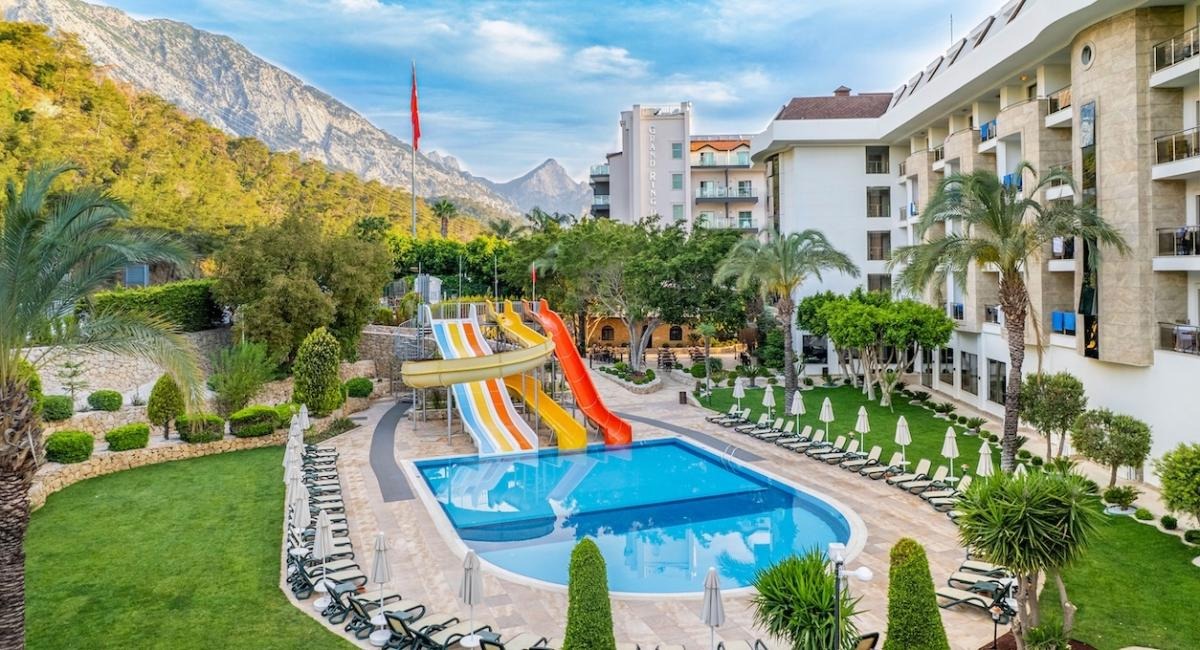 Sunland Resort Hotel