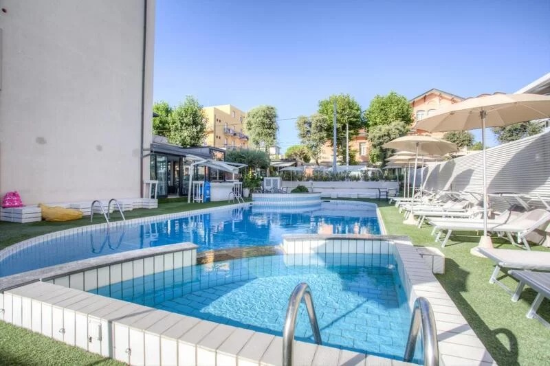 Hotel Ferreti Beach