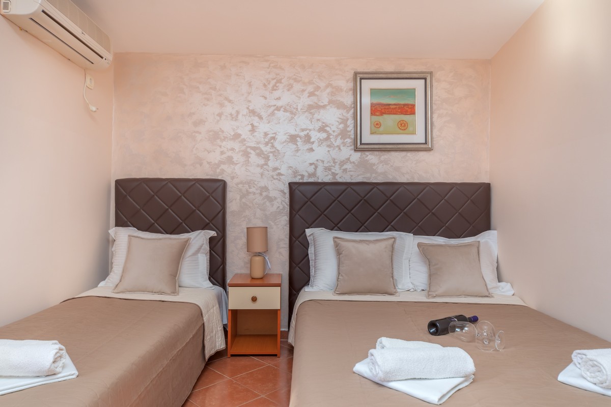 Studio-apartmani Lara