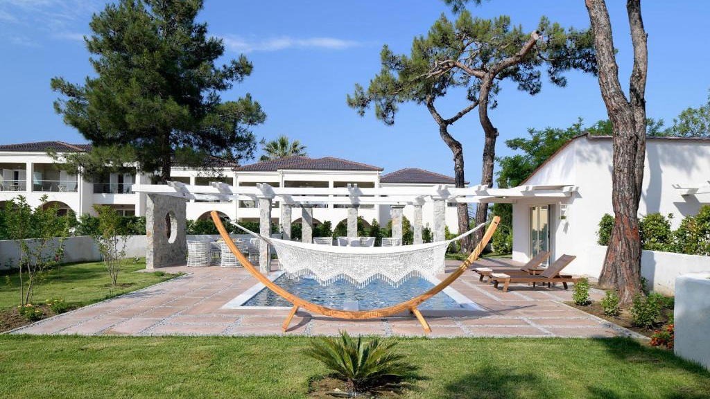 Alexandra Beach Hotel