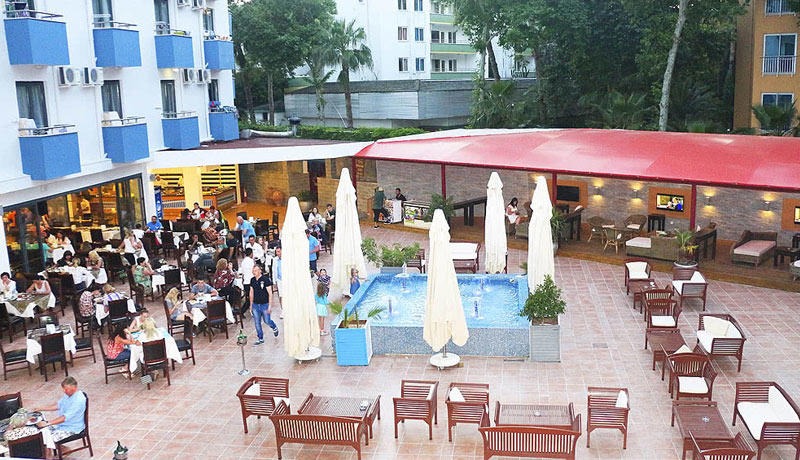 Club Aqua Plaza
