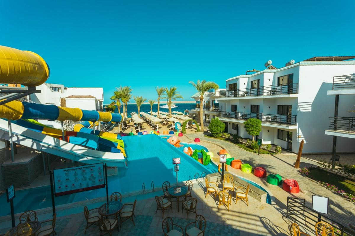 La Rosa Waves Resort