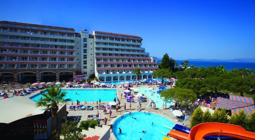 Hotel Batihan Beach Resort and Spa