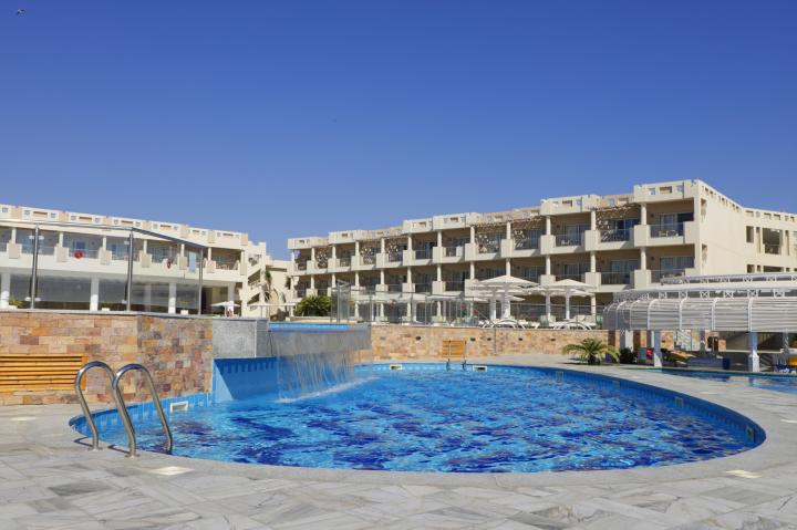 Sirena Beach Resort & Spa