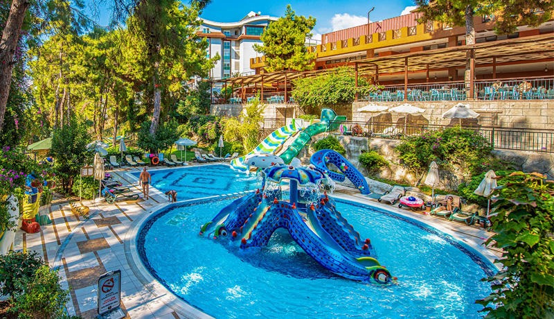 Utopia World Hotel