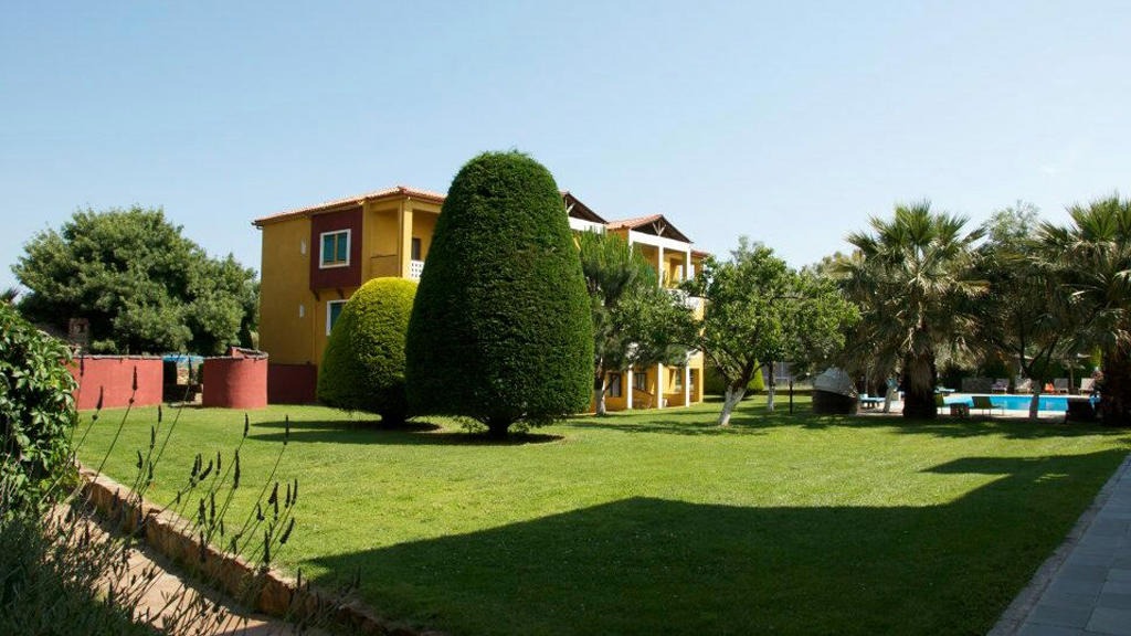 Despotiko Apartments and Suites
