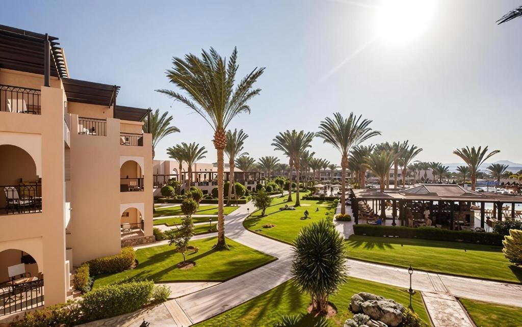 Jaz Lamaya Resort
