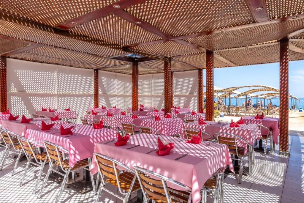 King Tut Aqua Park Beach Resort