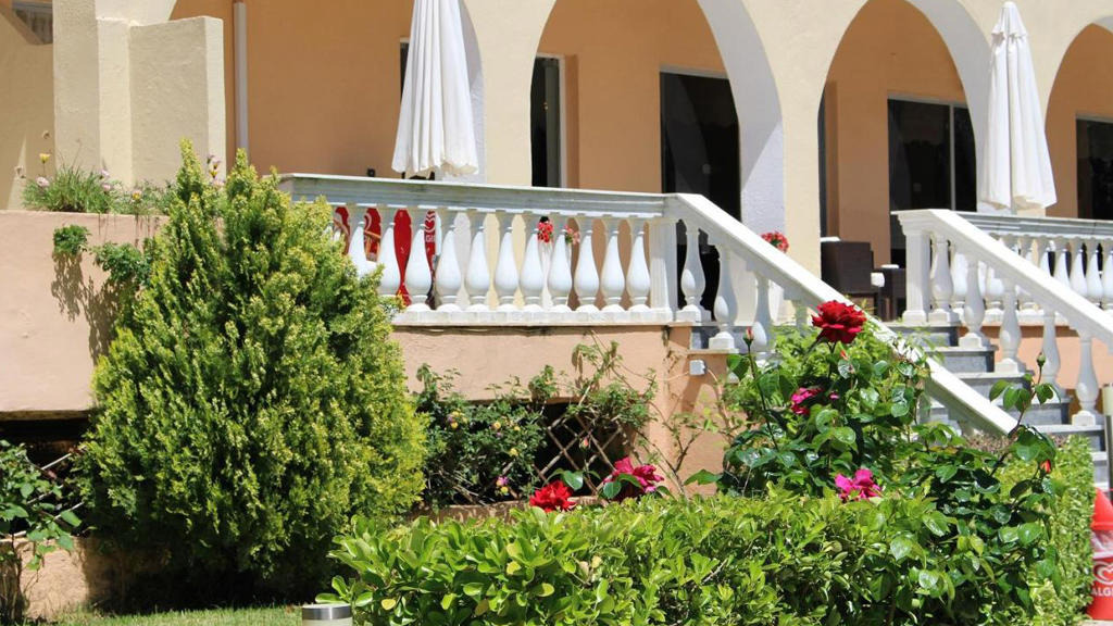 Primavera Hotel
