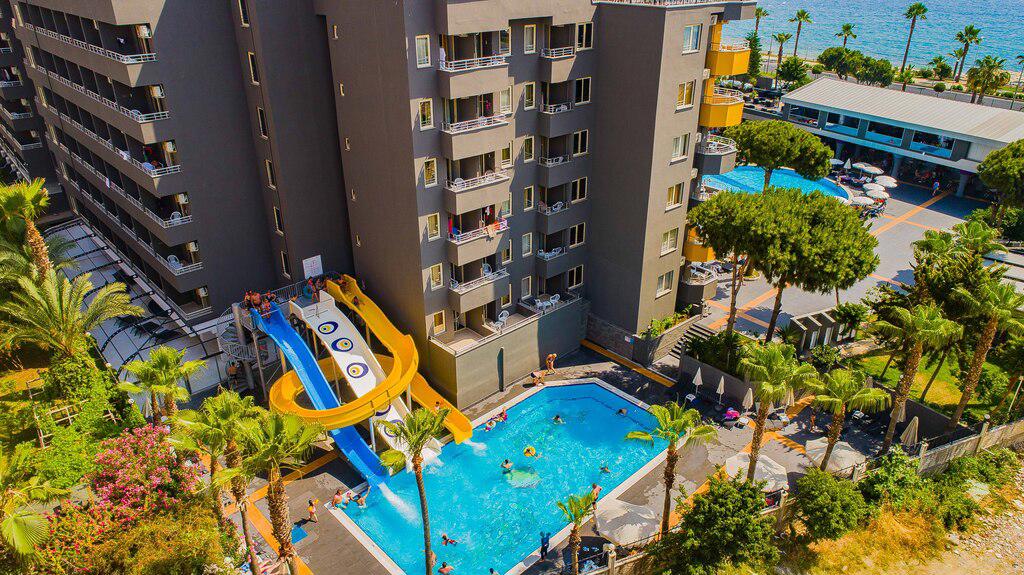 Hotel Senza Grand Santana