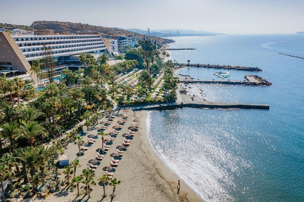 Hotel Amathus Beach
