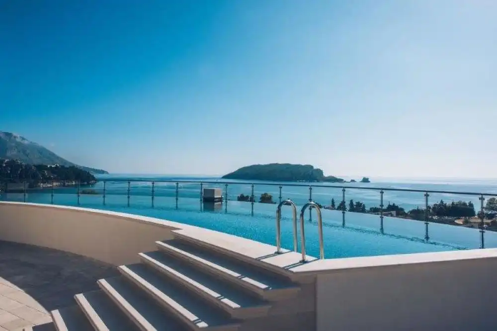 Hotel Iberostar  Waves Slavija