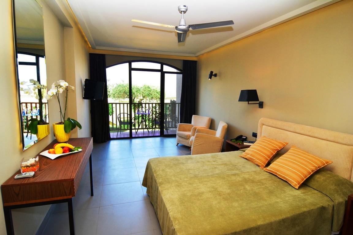 Hotel Aeolos Beach Resort