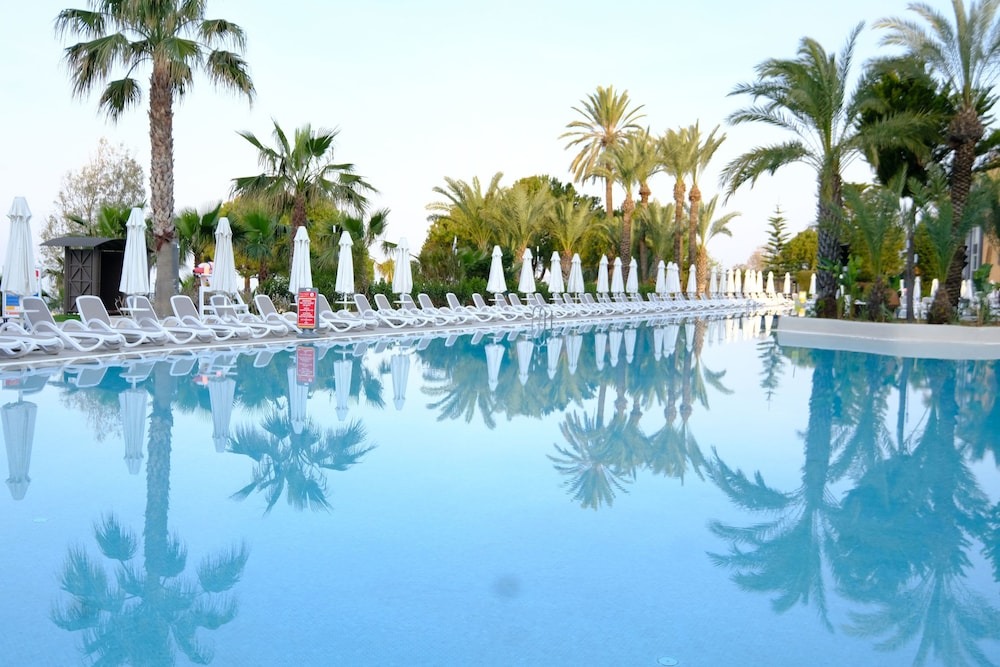 Hotel Paloma Peirissia