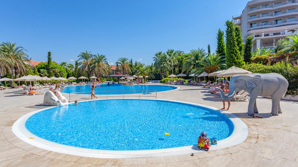 Sunrise Resort Hotel