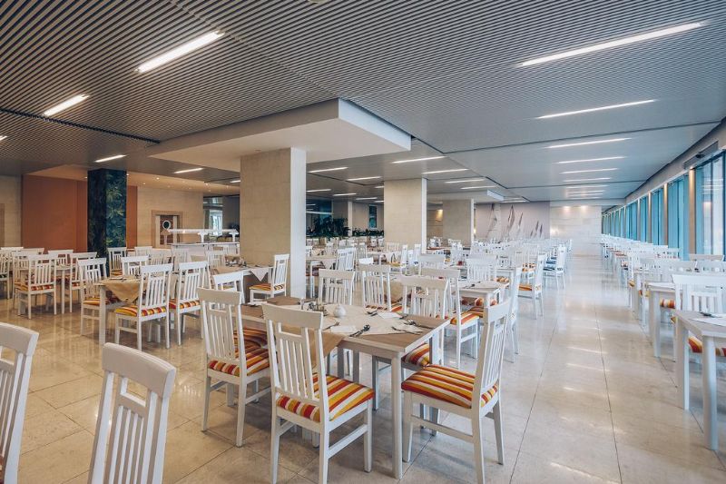 Hotel Carine Delfin