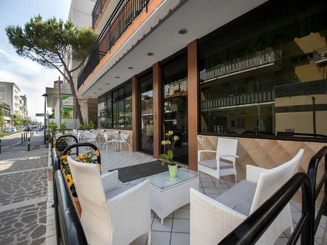 Hotel Scarlet