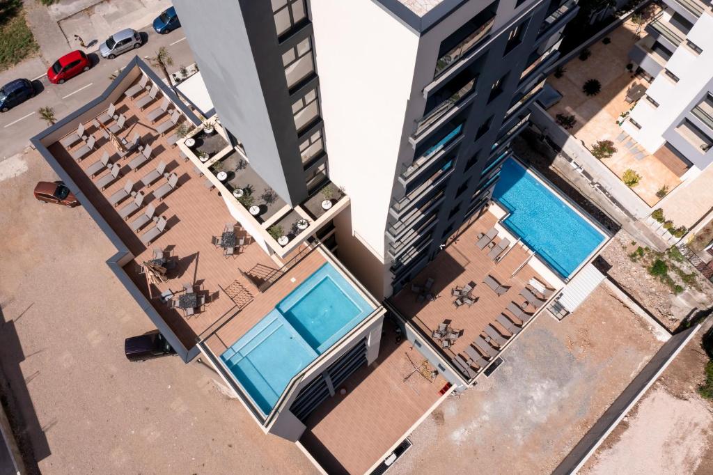 Hotel N 