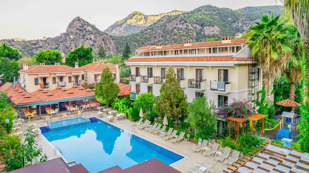 Perdikia Beach Hotel