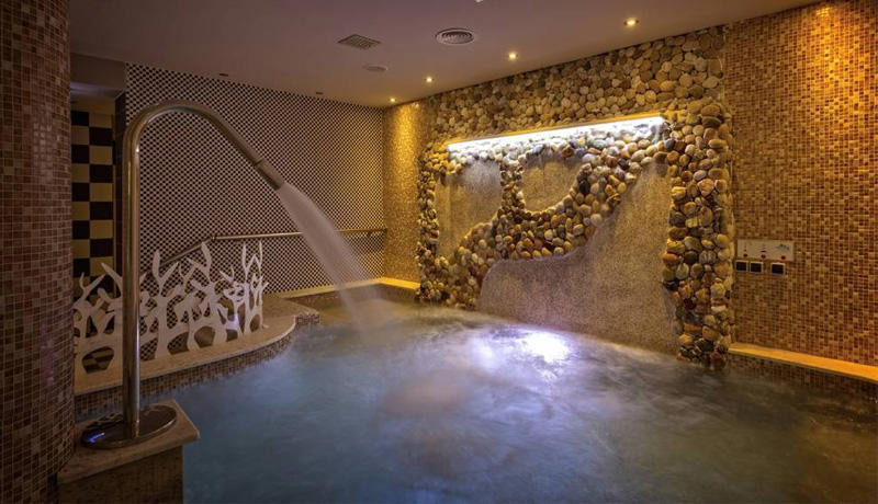 Lagomandra Hotel