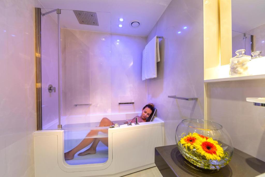 Hotel Amathus Beach