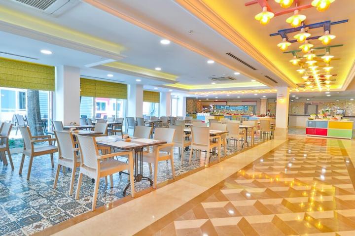 Crystal Boutique Beach Resort