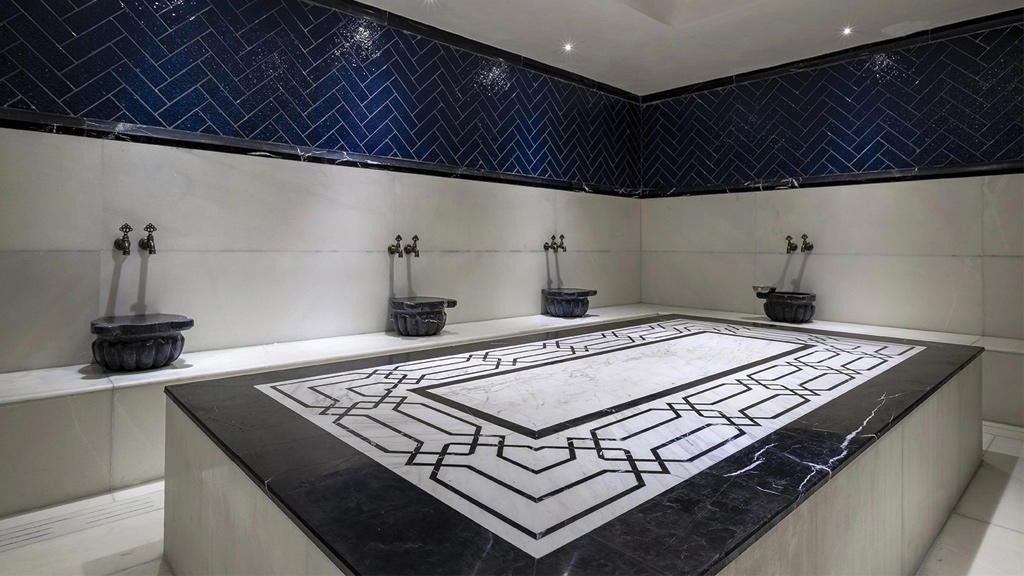 Rubi Platinum Sign Hotel