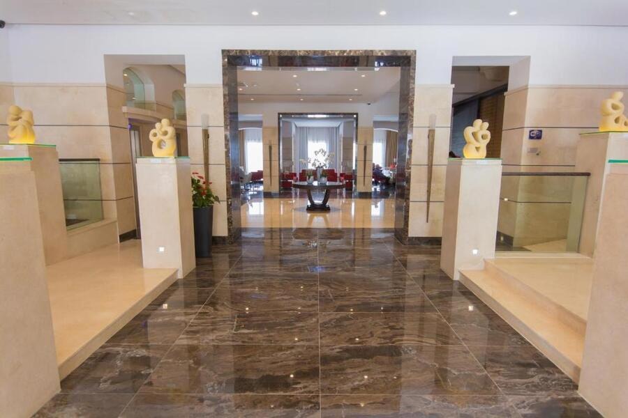 Maritim Antonine Hotel