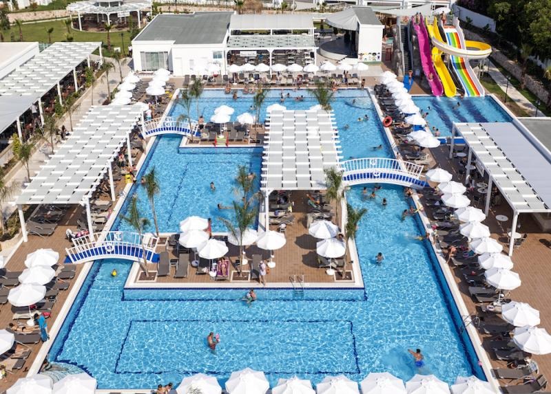 Karmir Resort and Spa