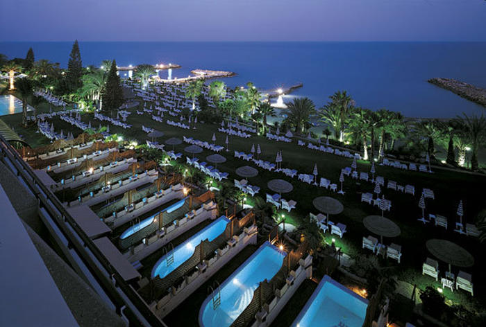 Hotel Amathus Beach