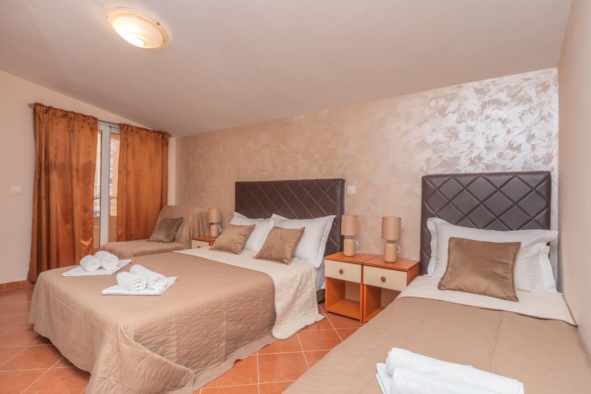 Studio-apartmani Lara