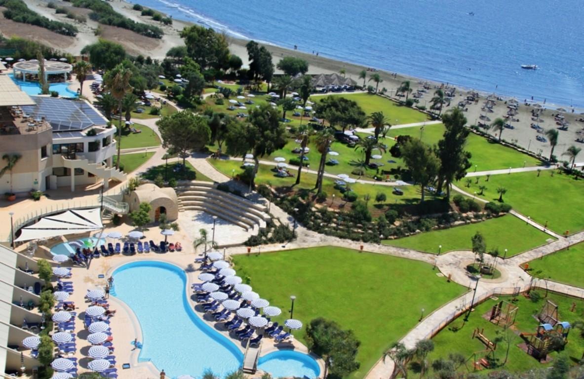 Hotel St. Raphael Resort