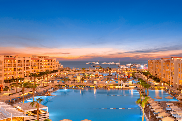 Pickalbratos White Beach Resort