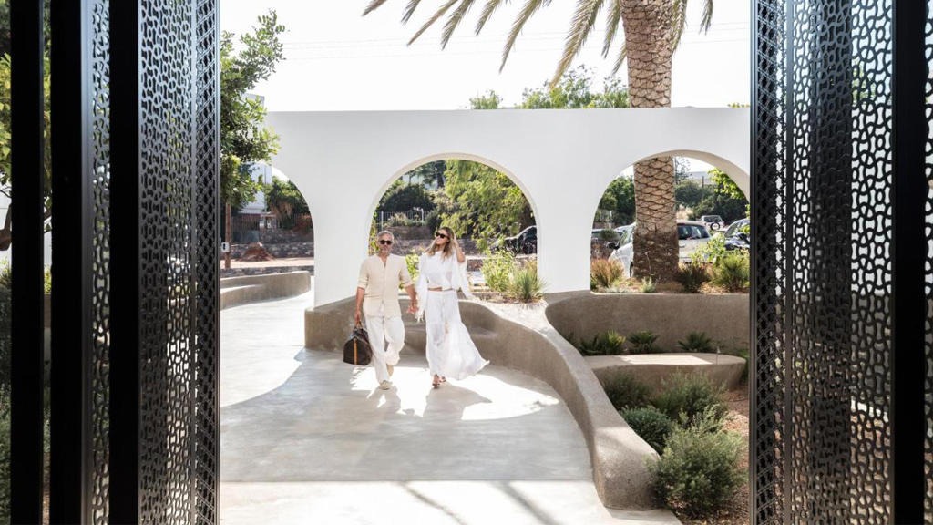Minos Beach Art Hotel