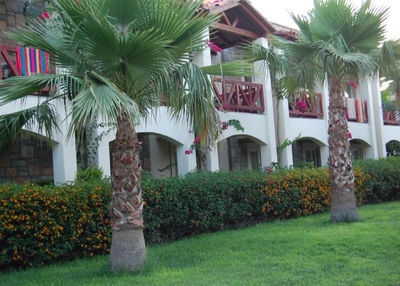 Tiana Beach Resort