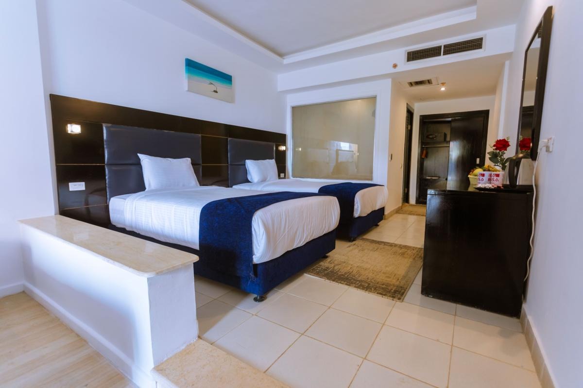 La Rosa Waves Resort