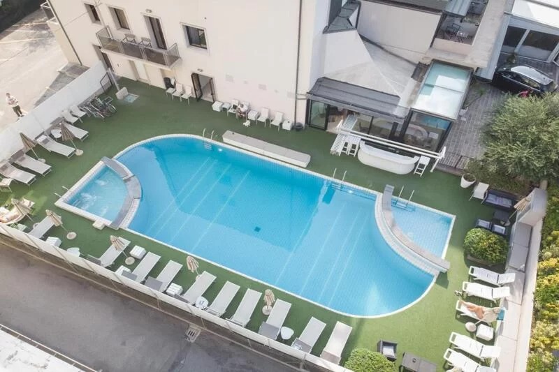 Hotel Ferreti Beach