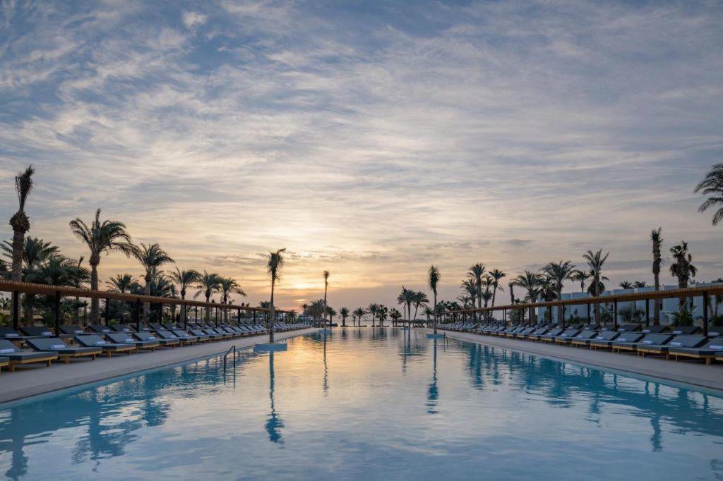 Hotel Serry Beach Resort