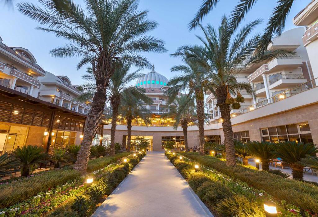 Hotel Kirman Belazur Resort and Spa