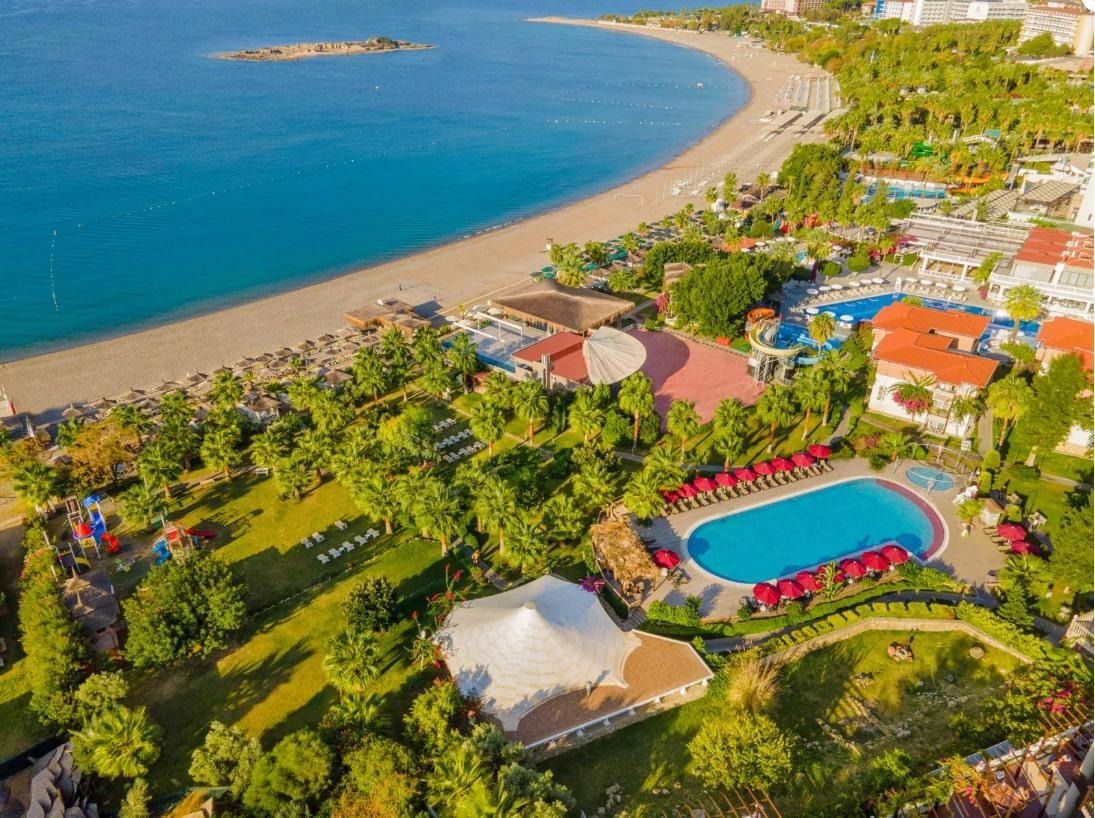Hotel Justiniano Deluxe Resort