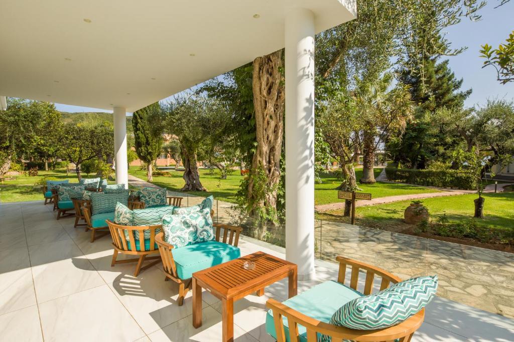Delfinia Hotel