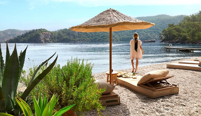 Hillside Beach Club