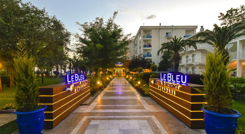 Le Bleu Hotel and Resort
